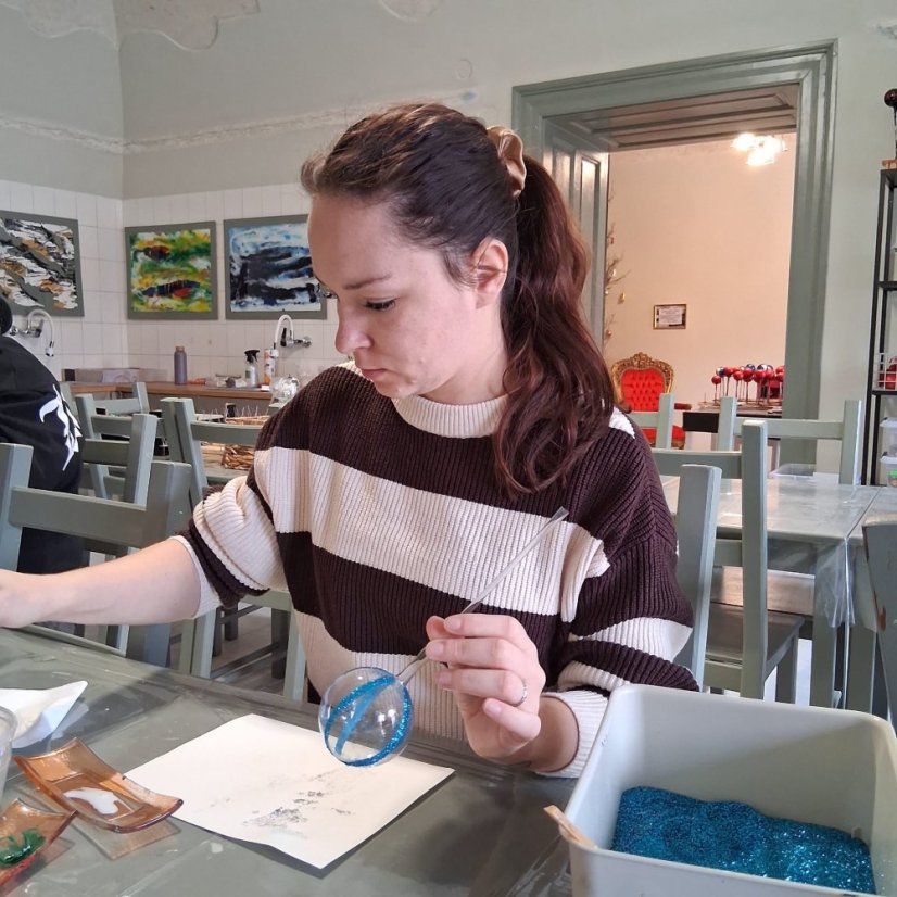 51108-WORKSHOP FÚKANIA, STRIEBRENIA ÉS MAĽOVANIA KARÁCSONYI DÍSZEK