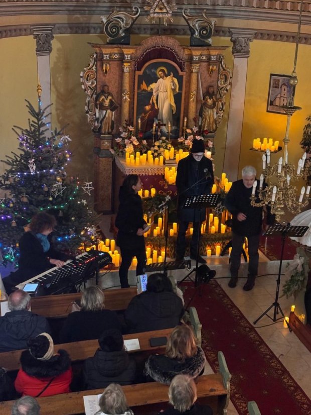51130-Adventný koncert hudby a slova "Láska nesie svetlo" - Rakovnica