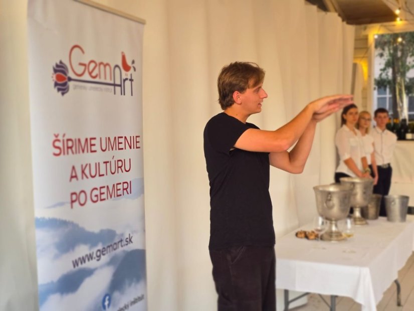 50719-Vernisáž kurzu dospelých s degustáciou vín, 19.7.2025