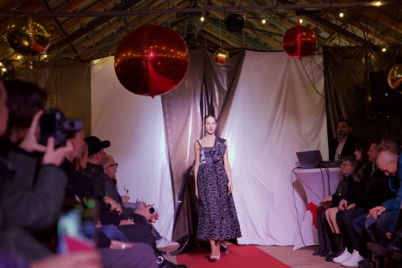 51213-Kivételes divatbemutató a Gemer karácsonyi vásárban - Štítnik