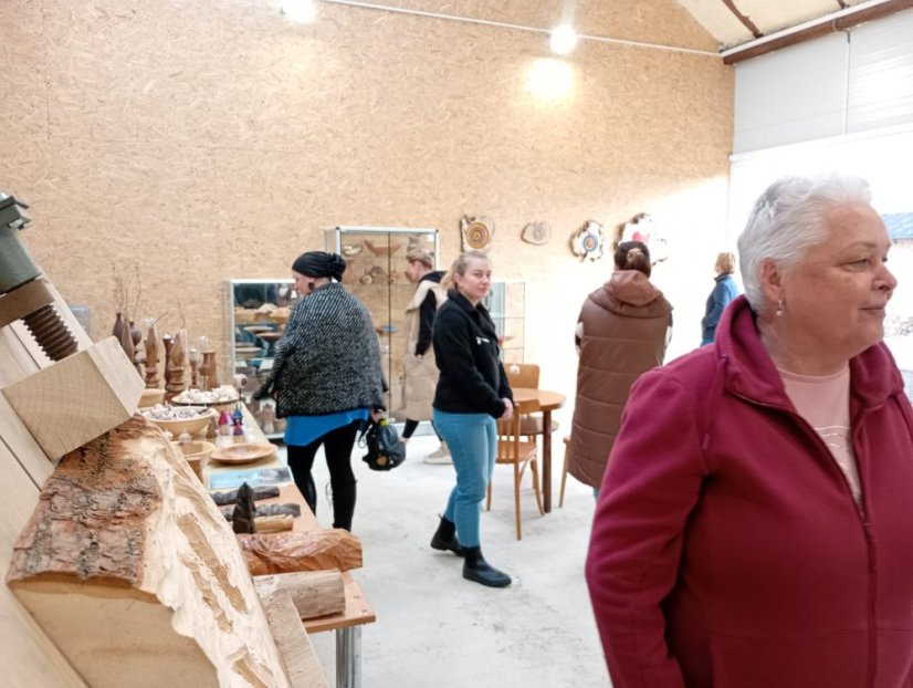 51108-WORKSHOP FÚKANIA, STRIEBRENIA ÉS MAĽOVANIA KARÁCSONYI DÍSZEK