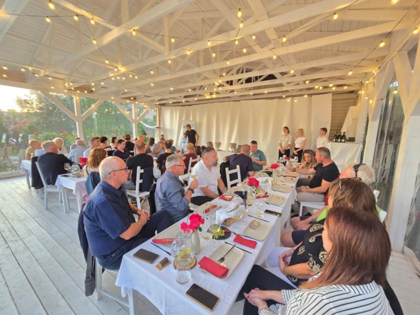 50719-Vernisáž kurzu dospelých s degustáciou vín, 19.7.2025