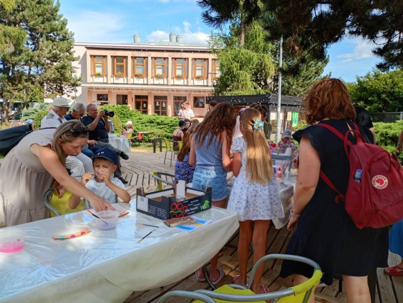 50724-ART PARK, üvegfestés, Revúca, 2025.07.24.