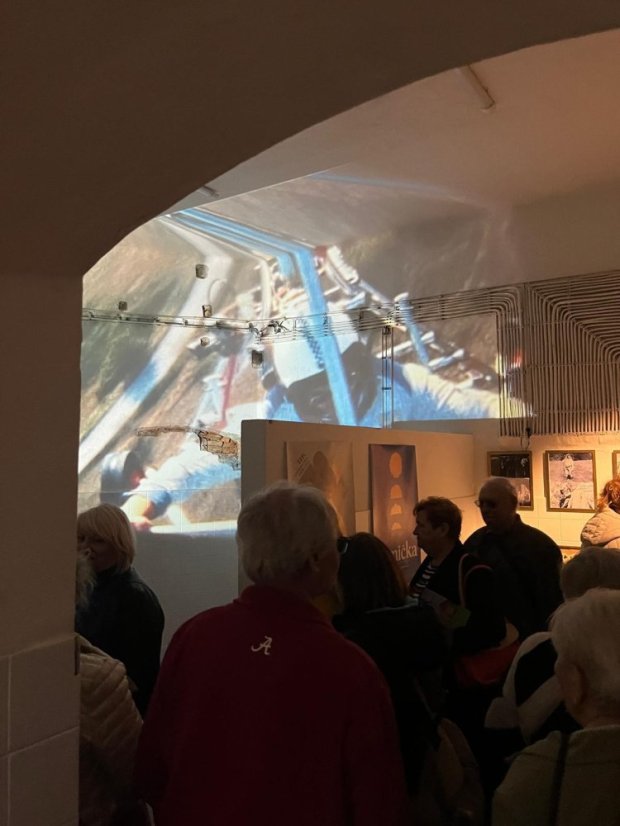 50412-Az állandó kiállítás megnyitása A filmművészet története, Štítnik, 12.4.25