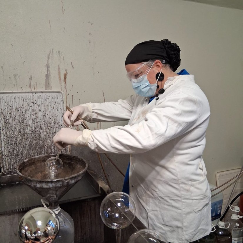 51108-WORKSHOP FÚKANIA, STRIEBRENIA ÉS MAĽOVANIA KARÁCSONYI DÍSZEK