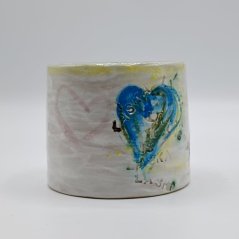Keramický pohár s motívom srdca