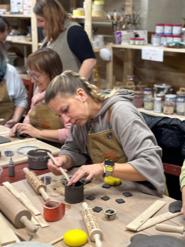 51025-Keramický workshop pre dospelých 2 - Hlina pod stromčekom, GemCraft Štítnik