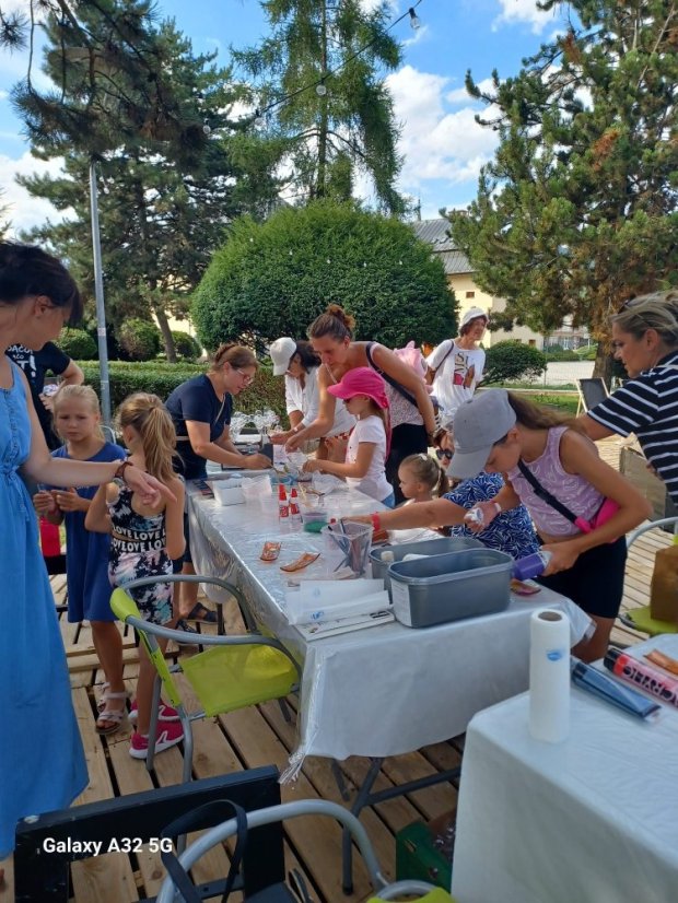 50724-ART PARK, üvegfestés, Revúca, 2025.07.24.