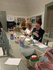 51108-WORKSHOP FÚKANIA, STRIEBRENIA ÉS MAĽOVANIA KARÁCSONYI DÍSZEK