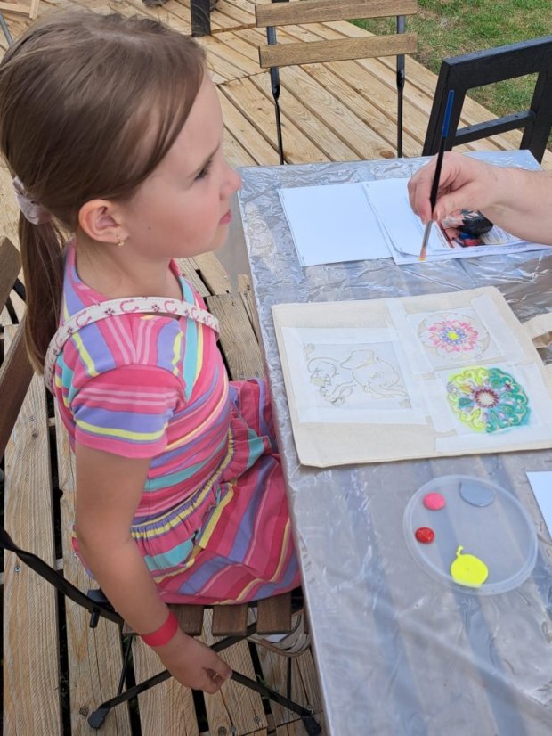 50720-Art Park, Textilfestés, Revúca, 2025.07.20.