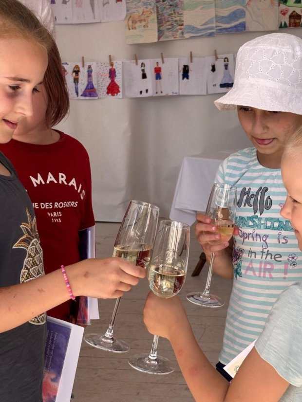 50711-Vernissage - 1. Runde Zeichnungen, Malerei und Design, 11.7.2025