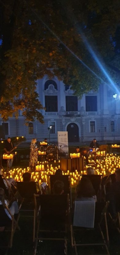 50503-Konzert im Licht der Kerzen - Park Rimavská Sobota, 3.5.2025