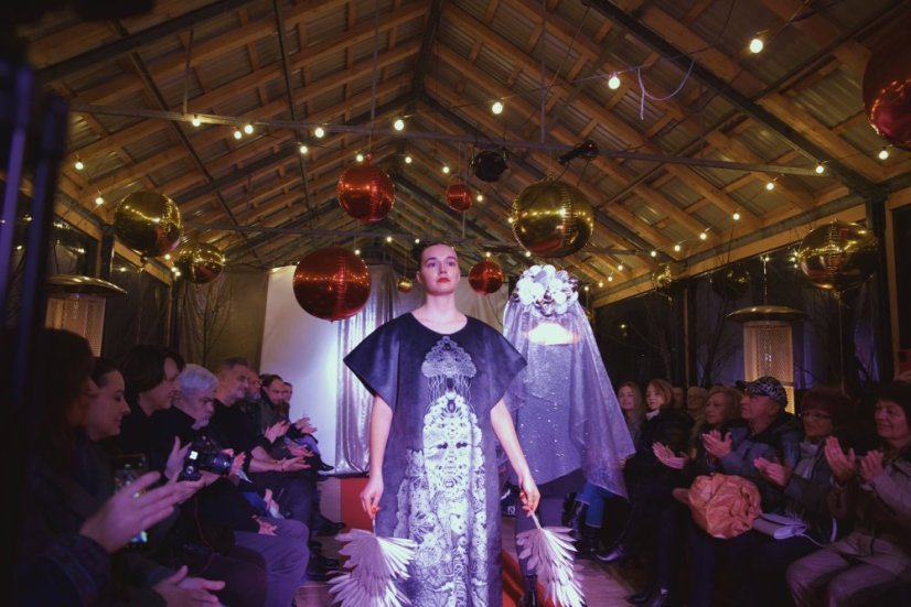 51213-Kivételes divatbemutató a Gemer karácsonyi vásárban - Štítnik