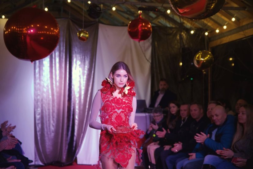 51213-Kivételes divatbemutató a Gemer karácsonyi vásárban - Štítnik