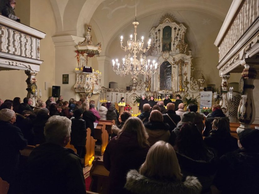 51207-Adventi koncert zene és szó "A szerelem hozza a fényt" - Revúca