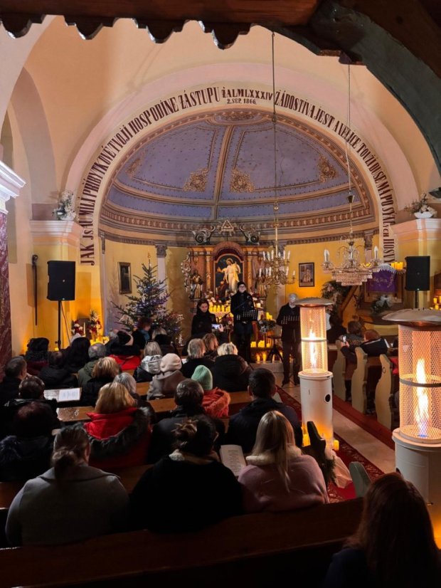 51130-Adventný koncert hudby a slova "Láska nesie svetlo" - Rakovnica