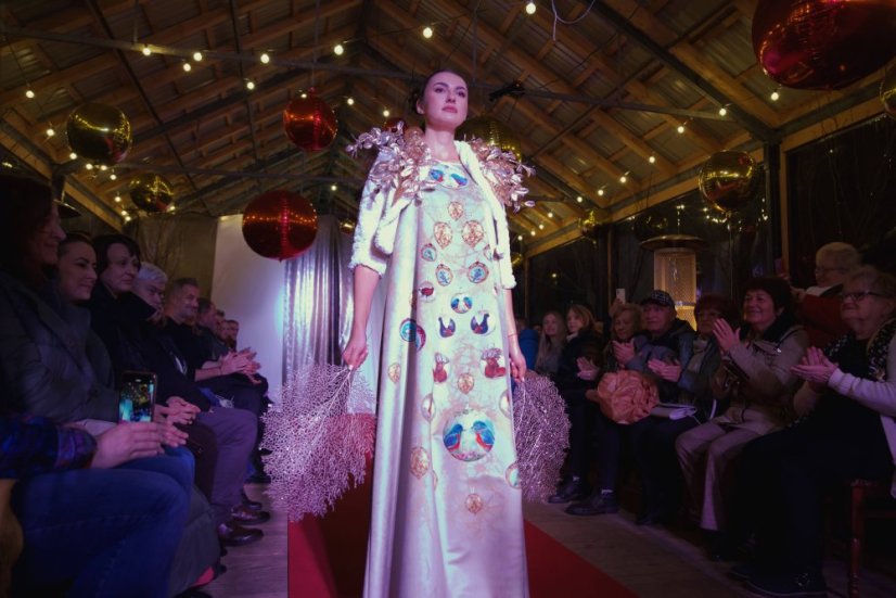 51213-Kivételes divatbemutató a Gemer karácsonyi vásárban - Štítnik