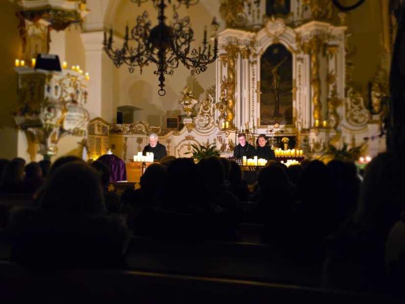 51207-Adventi koncert zene és szó "A szerelem hozza a fényt" - Revúca