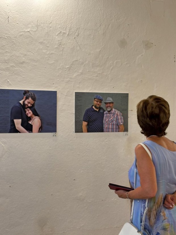 50802-Vernisage a kiállításhoz "Ami összeköt minket" beszélgetésekkel, 2.8.25, Štítnik