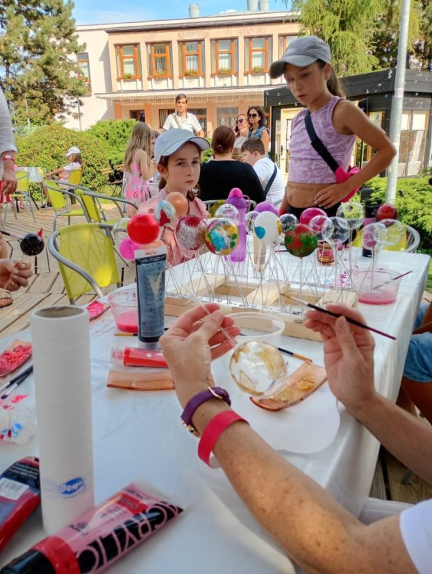 50724-ART PARK, üvegfestés, Revúca, 2025.07.24.