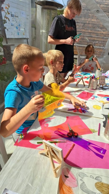 50715-Kurz Zeichnungen und Malerei, 2. Turnus, Tag 2, 15.7.2025, Betliar