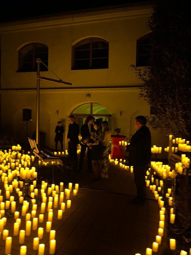 50502-Konzert im Kerzenlicht - Parks und Gärten, Jelšava, 2.5.2025