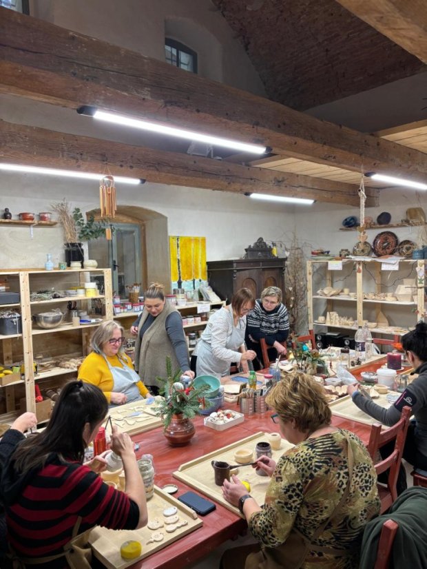 51122-Keramischer Workshop für Erwachsene - Eingeschlossene Pigmente, GemCraft Schild