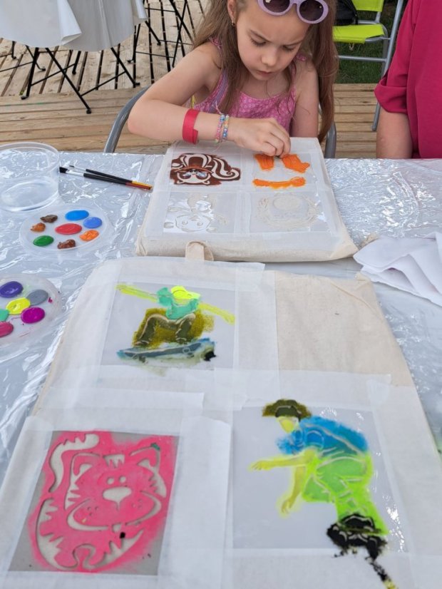 50720-Art Park, Textilfestés, Revúca, 2025.07.20.