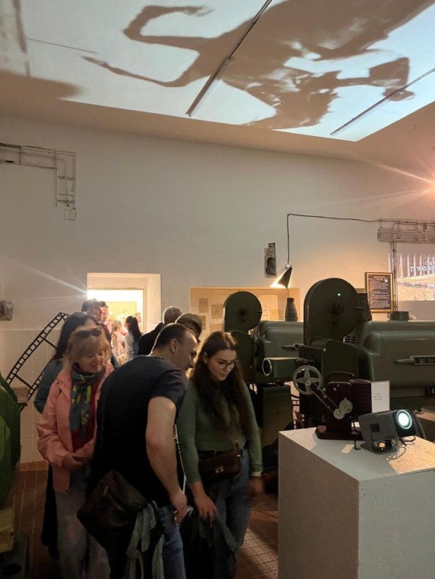 50412-Az állandó kiállítás megnyitása A filmművészet története, Štítnik, 12.4.25