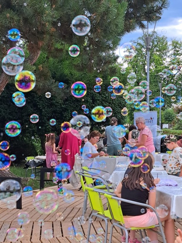 50720-Art Park, Textilfestés, Revúca, 2025.07.20.