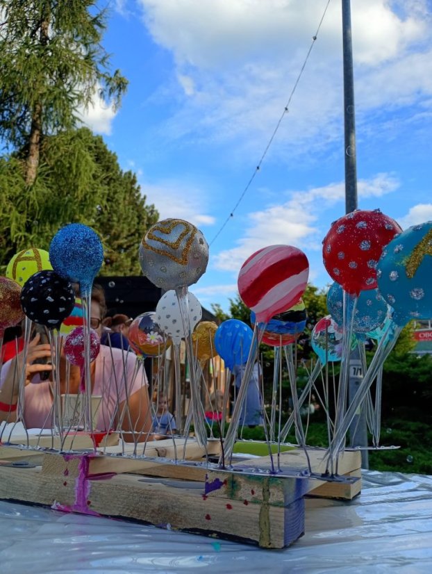 50724-ART PARK, üvegfestés, Revúca, 2025.07.24.