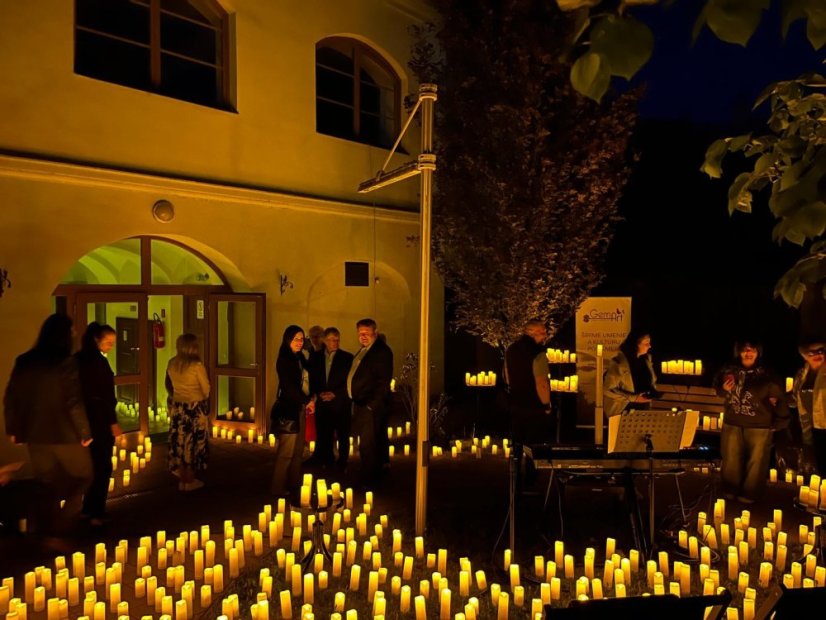 50502-Konzert im Kerzenlicht - Parks und Gärten, Jelšava, 2.5.2025
