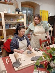 60124-Workshop Keramik - Grundtechniken - Detail und Struktur (Oberflächendekoration)