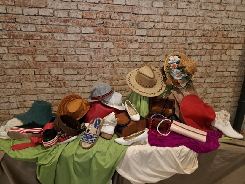 50201-Malarstwo doświadczalne "Nieruchoma moda", Koszyce, 1.2.25