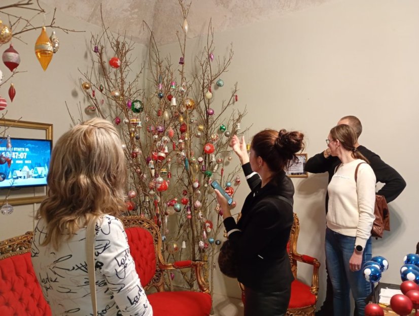 51108-WORKSHOP FÚKANIA, STRIEBRENIA ÉS MAĽOVANIA KARÁCSONYI DÍSZEK