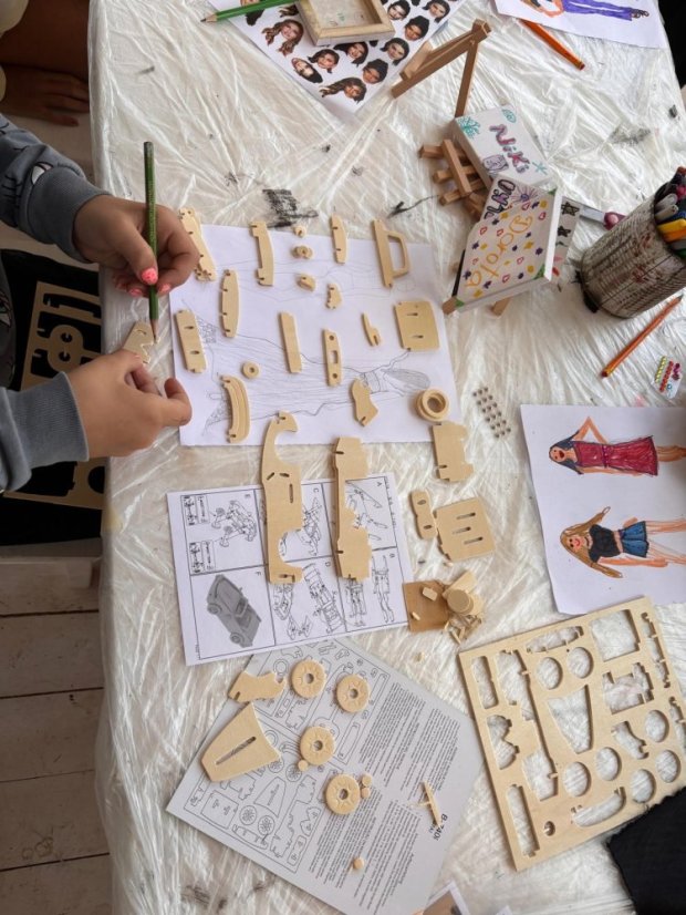 50711-Kurz rajz és festés, 1. turnus, 5. nap, Betliar, 25.07.11