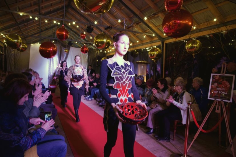 51213-Kivételes divatbemutató a Gemer karácsonyi vásárban - Štítnik