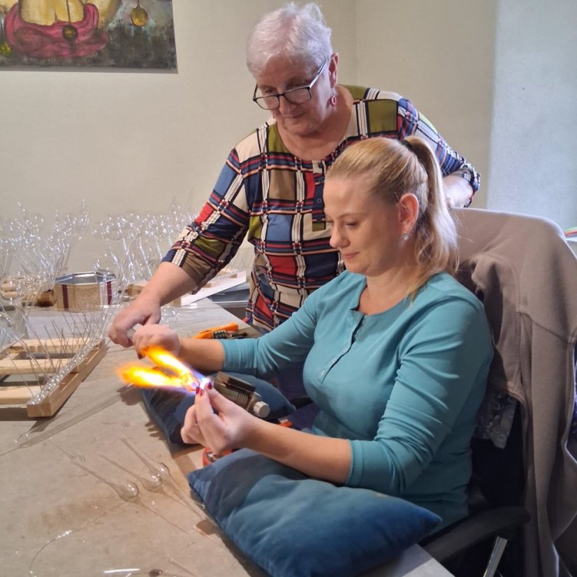 51108-WORKSHOP FÚKANIA, STRIEBRENIA ÉS MAĽOVANIA KARÁCSONYI DÍSZEK