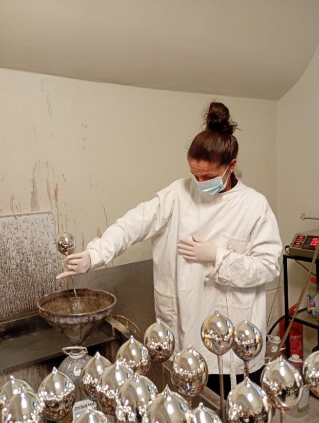 51108-WORKSHOP FÚKANIA, STRIEBRENIA ÉS MAĽOVANIA KARÁCSONYI DÍSZEK