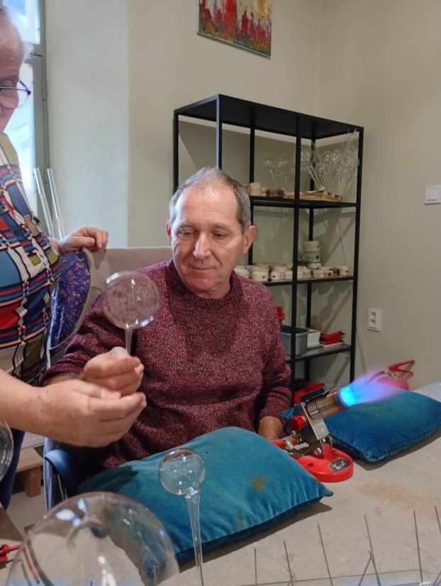 51108-WORKSHOP FÚKANIA, STRIEBRENIA ÉS MAĽOVANIA KARÁCSONYI DÍSZEK