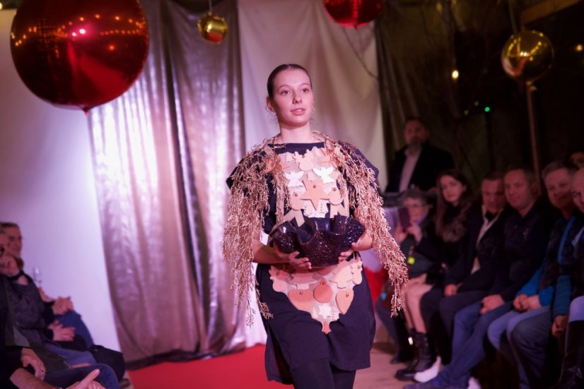 51213-Výnimočná fashion show na Gemerských vianočných trhoch - Štítnik