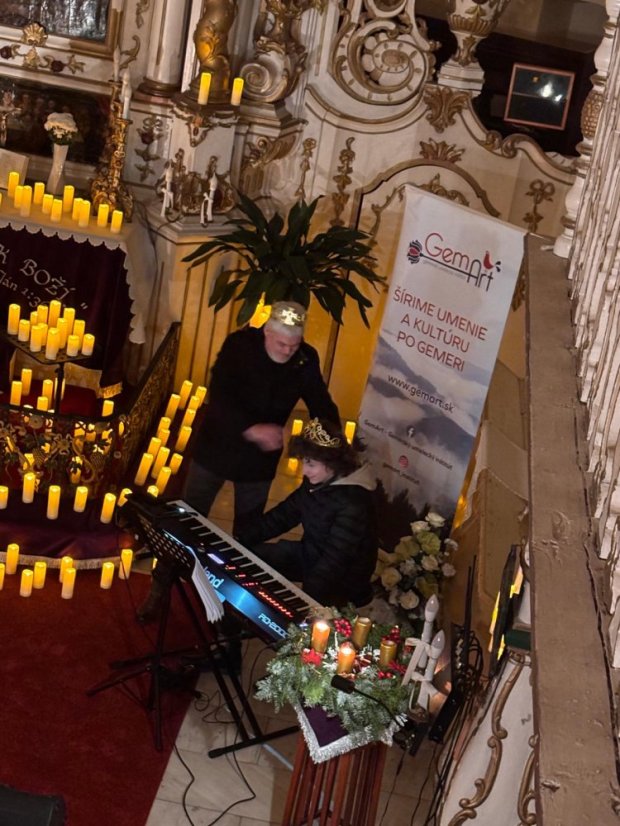 51214-Adventný koncert hudby a slova "Láska nesie svetlo" - Štítnik