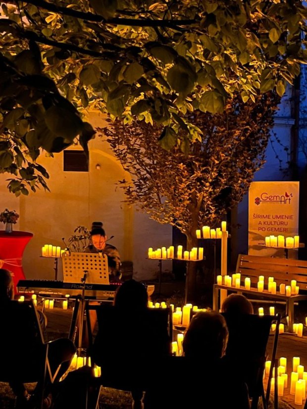 50502-Konzert im Kerzenlicht - Parks und Gärten, Jelšava, 2.5.2025
