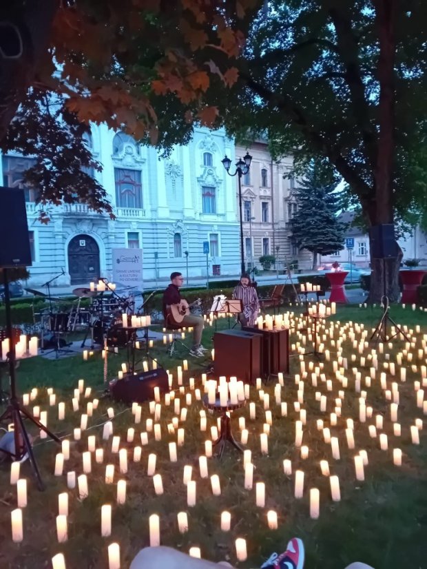 50503-Konzert im Licht der Kerzen - Park Rimavská Sobota, 3.5.2025