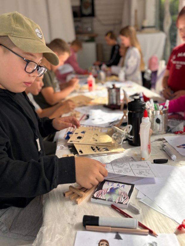 50711-Kurz rajz és festés, 1. turnus, 5. nap, Betliar, 25.07.11