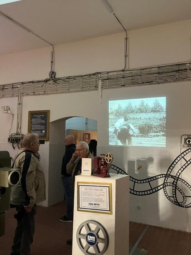 50412-Az állandó kiállítás megnyitása A filmművészet története, Štítnik, 12.4.25