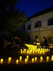 50502-Konzert im Kerzenlicht - Parks und Gärten, Jelšava, 2.5.2025