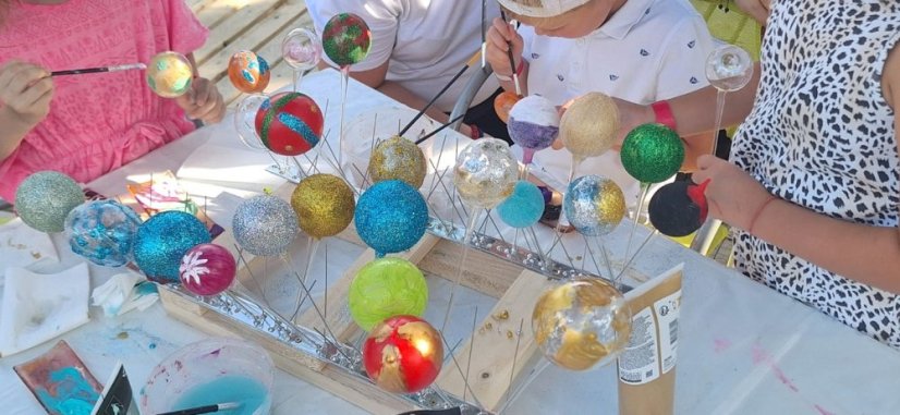 50724-ART PARK, üvegfestés, Revúca, 2025.07.24.