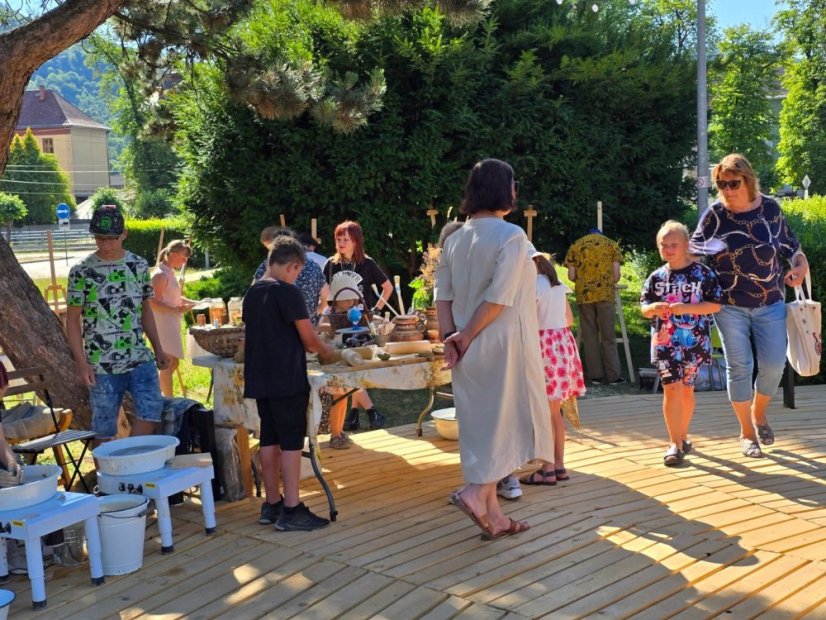 50703-Műhely Művészeti Park Revúca, Agyagozunk, 2025.07.03.