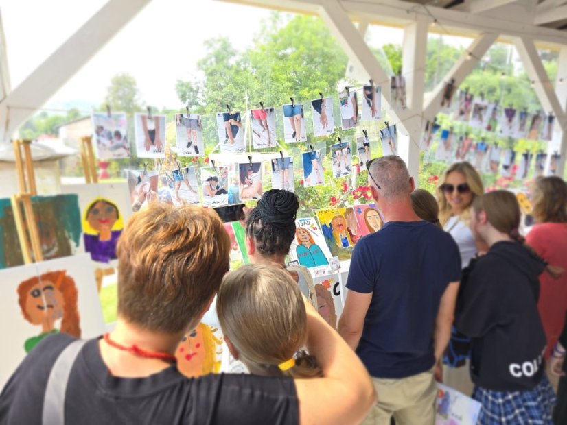 50711-Vernissage - 1. Runde Zeichnungen, Malerei und Design, 11.7.2025